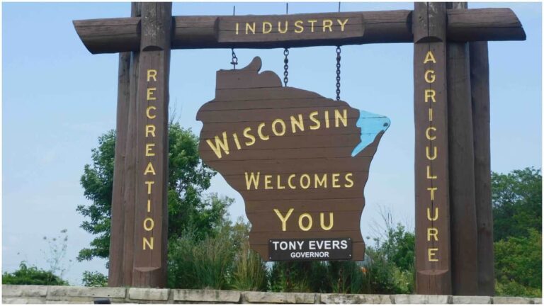 Lawmakers Pitch Tax-free Retirement in Wisconsin